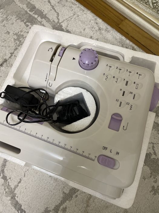 Ручная швейная машинка не использованная новая