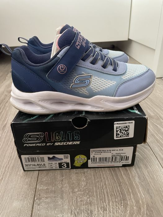 Skechers cu leduri nr.35