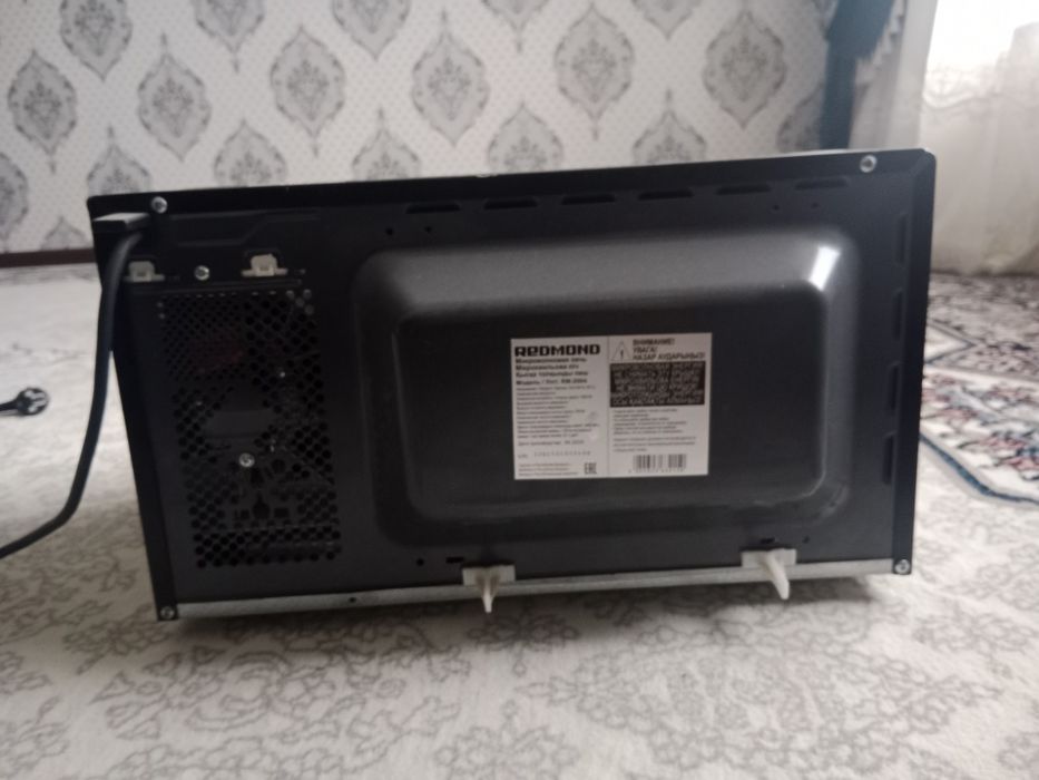 Redmond mekrovalnovka b/u ajoyib xolatda
