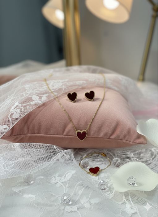 Бижутерия с пробой и без