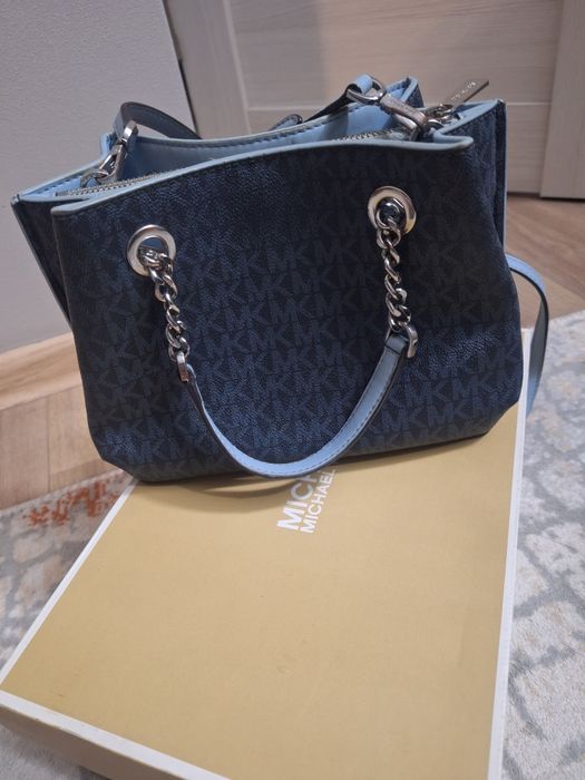 Кроссовки и сумка Майкл корс