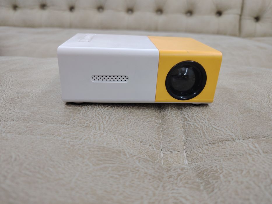 Led projector xitoyda ishlab chiqarilgan.