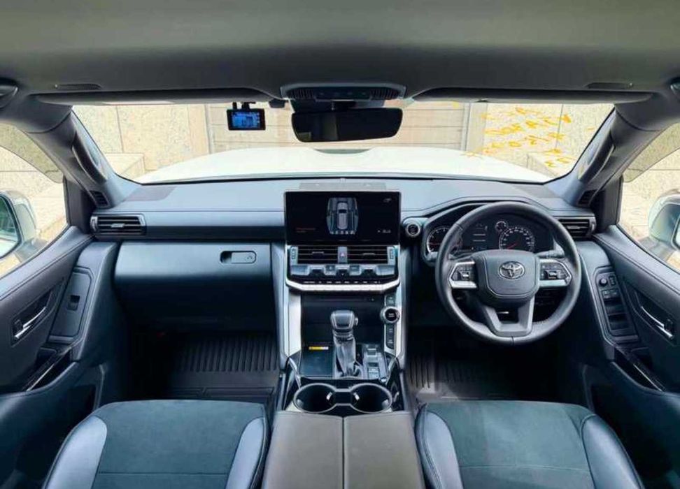 Toyota Land Cruiser 300 в разборе