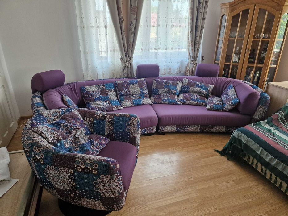 Canapea modulară, fotoliu rotativ și masă - set living mov