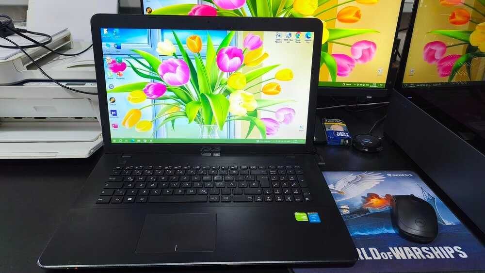 Голям и Бърз 17.3 Лаптоп ASUS Intel Core i5 12Gb RAM GeForce 920M SSD