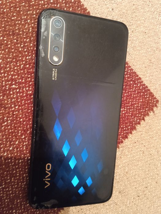 Vivo v17 срочно продам