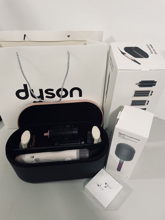 Дайсон в цвете Сакура