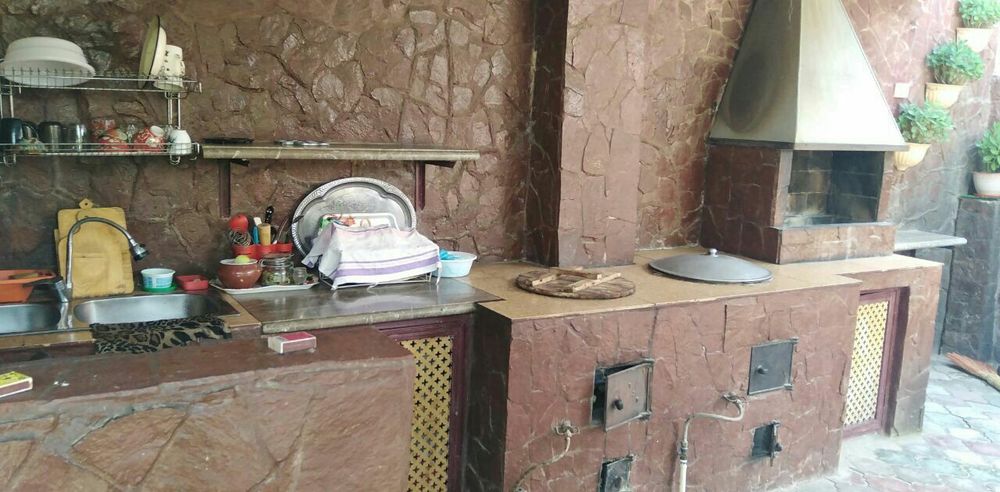 Сдается дача в Кибрае. Вдоль реки чирчик. 5км от центра Кибрая.