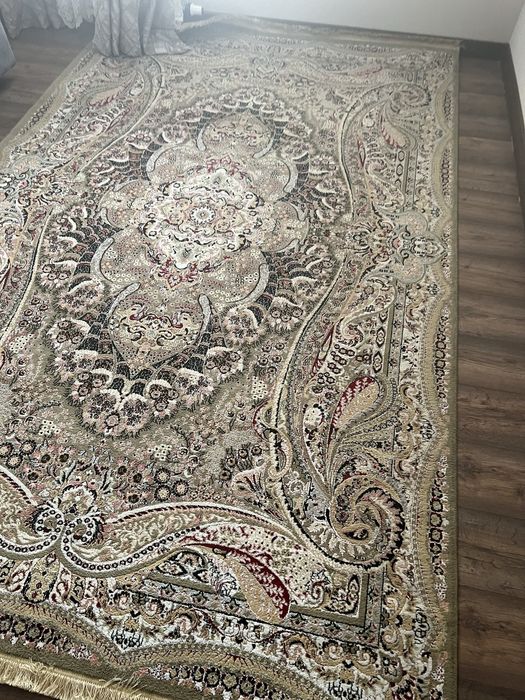 Ковры комод тумба стол стулья