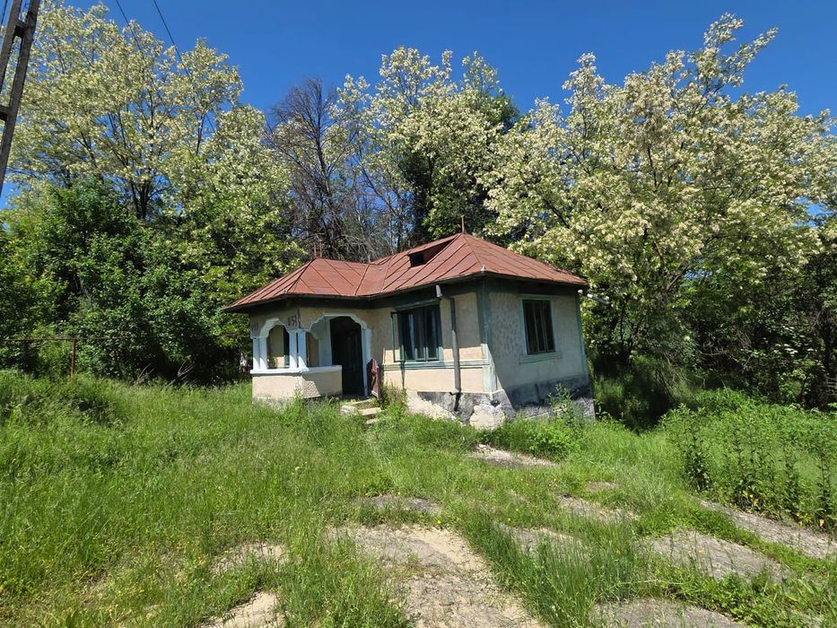Casa de vanzare, jud prahova la 12km de valenii de munte