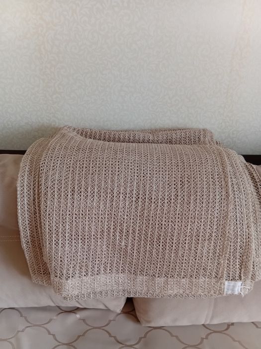 Продам шторы новые.