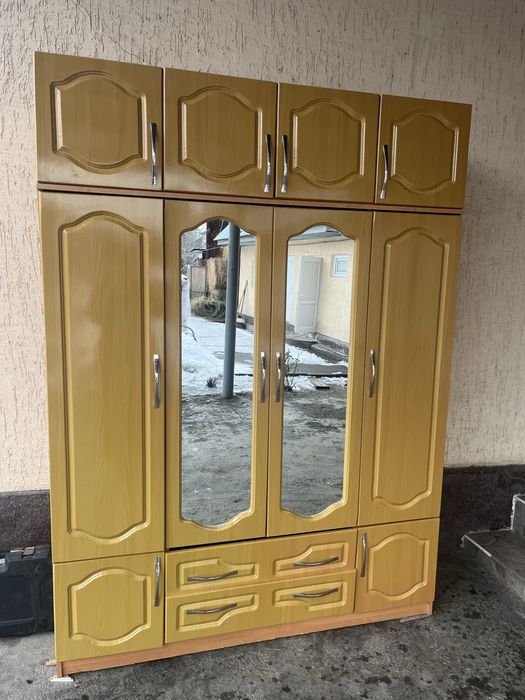 Продам шифоньер