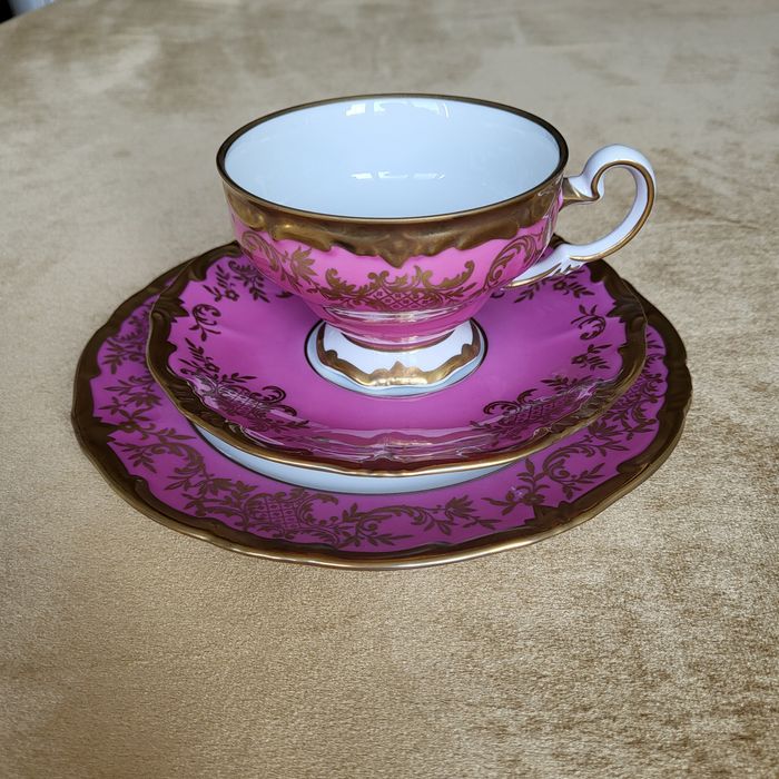 Продам антикварный чайный набор.