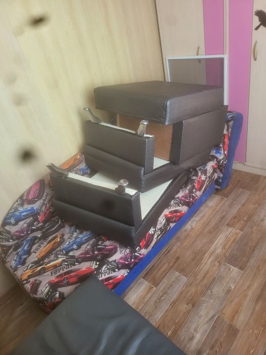 Продам мебель диван, шкаф стол