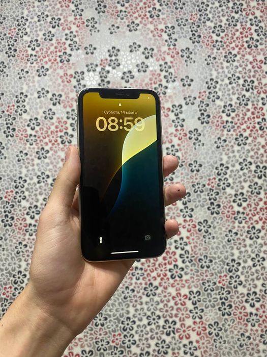 Айфон 11 в хорошем состоянии