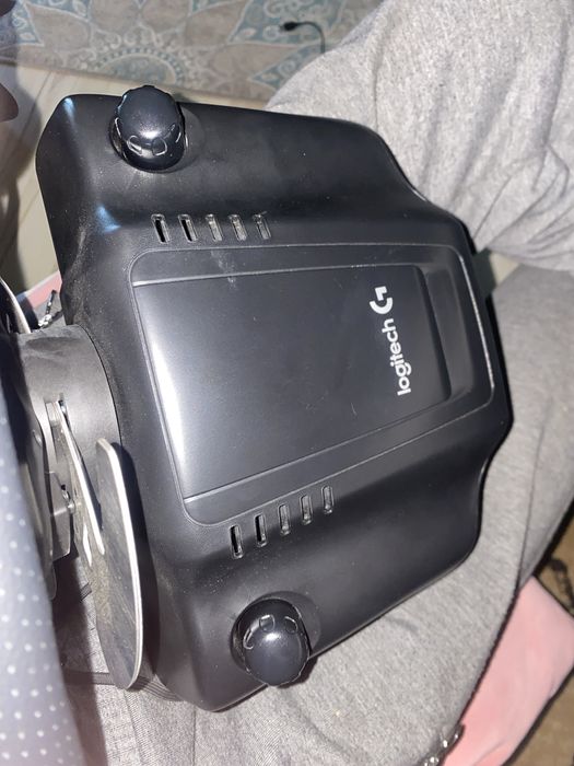 Logitech G29.