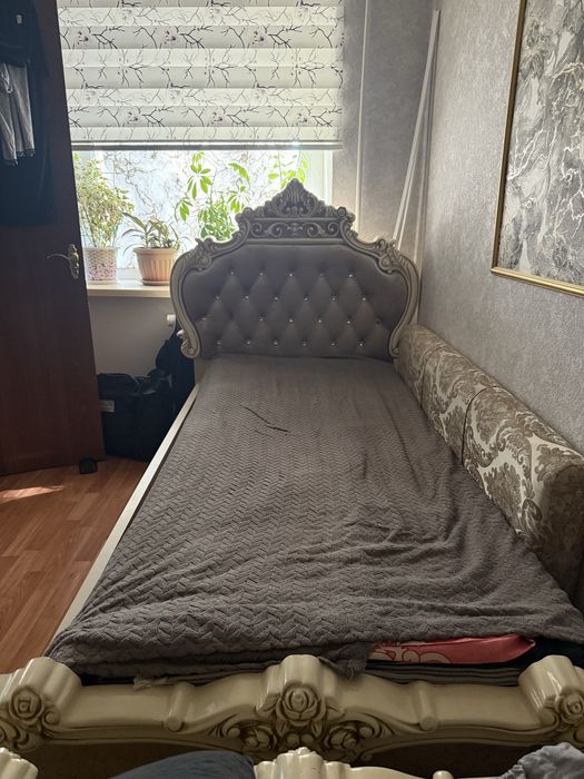 Продаётся кровать в классическом стиле