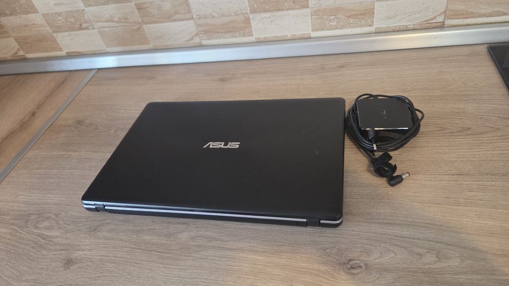 Laptop Asus X550L