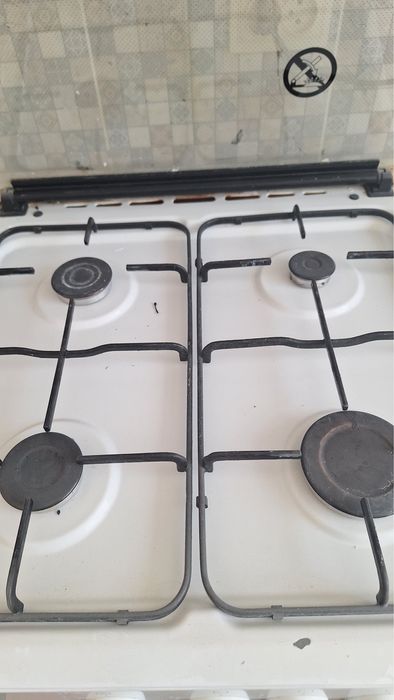 Продам газоавую плиту