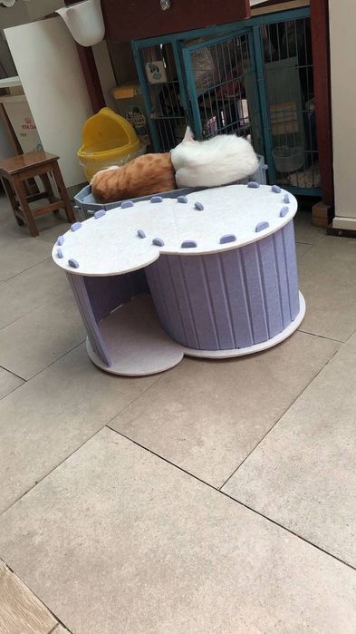 Лежанка домик.