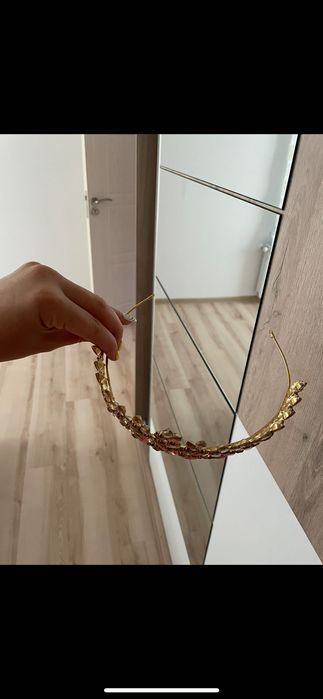 Диадема за косаа