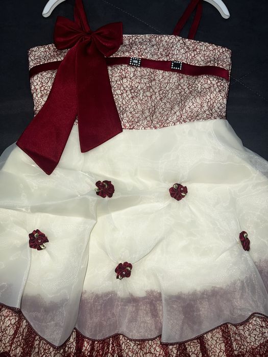 Платье на девочку 5-6 лет