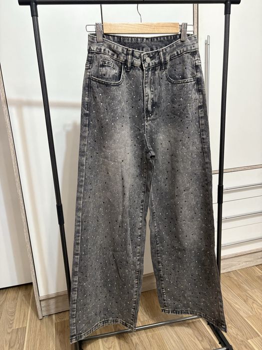 Сиви дънки с камъни