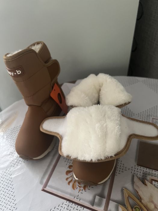 Новые зимние сапожки. Длина стопы 17см