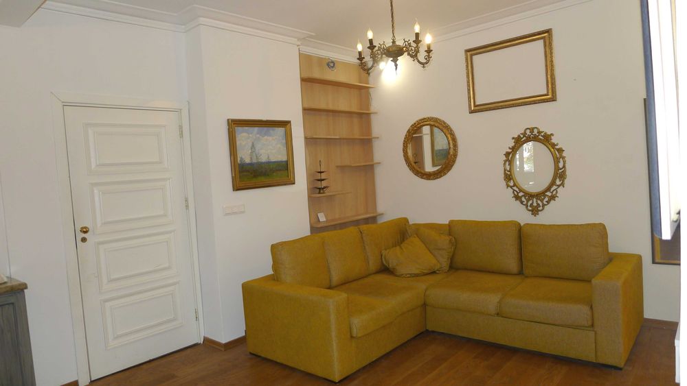 Продава се Тристаен апартамент в София, Център - 93 кв.м за 2150 €/кв.м - Снимка #2