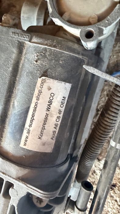 Компресор с разпределител за airmatic audi a6 c7