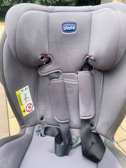 Vand scaunel copii chicco si tricicleta pentru copii