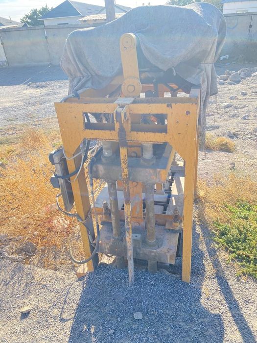 Станок для пр-ва шлокоблока.