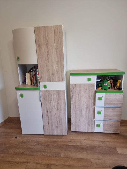 Скрин и гардероб от детска стая