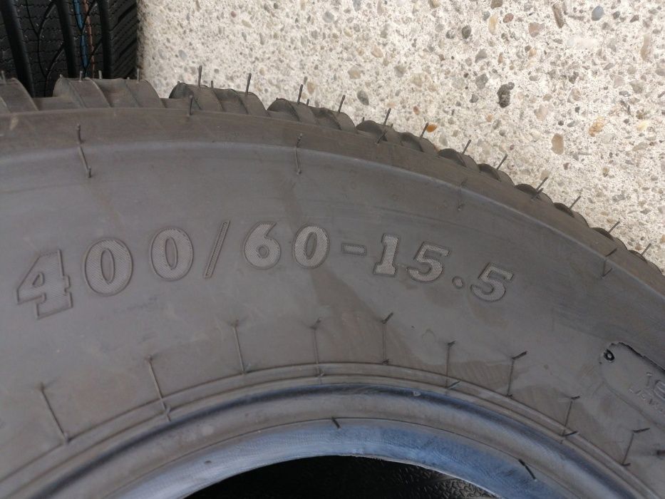 400/60-15.5 Anvelope cu 16PLY Cauciucuri de remorca cu garantie 2 nai