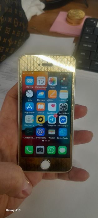 Iphone se 2016 золотистый