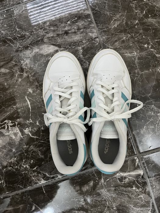 Дамски кецове adidas – бели, размер 39 1/3