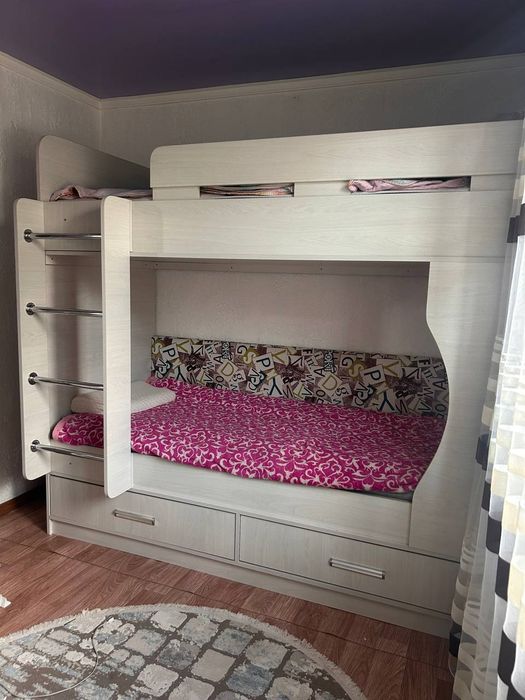 Продам двухяростную кровать