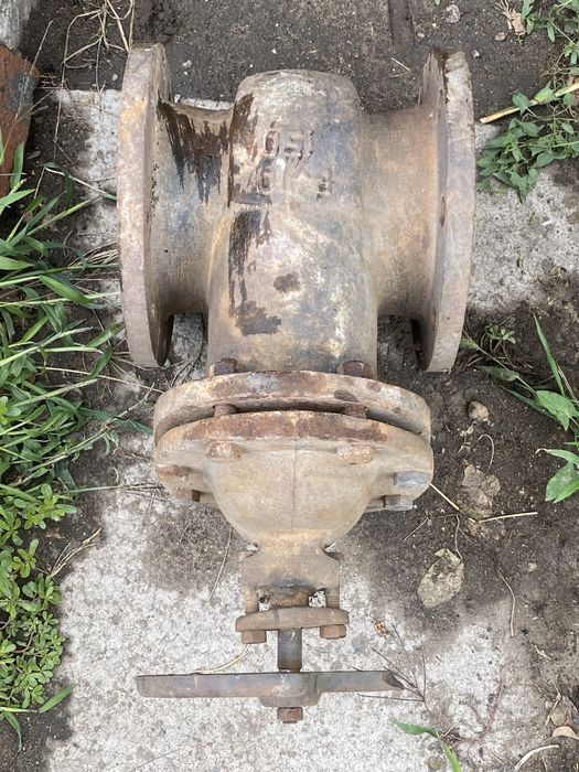 Задвижка чугунная 150 PN10