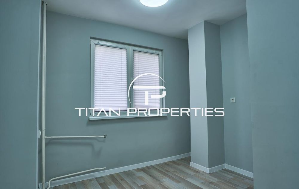 Дава се под наем Четиристаен апартамент в Пловдив, Център - 102 кв.м за 650 € - Снимка #12