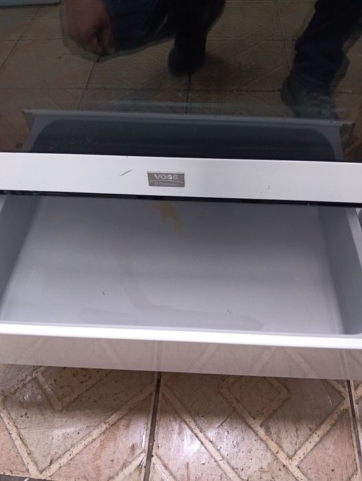 Свободно стояща печка с керамичен плот Voss Electrolux 2годиниГаранция