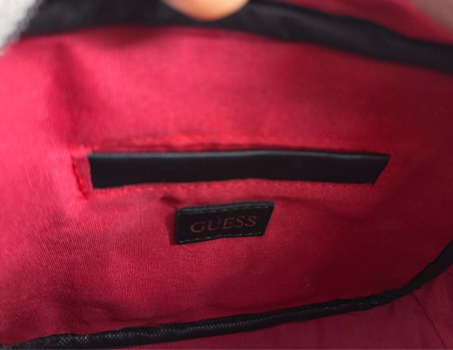 Guess дамска чанта през рамо / crossbody – бяла и бежова, нов модел