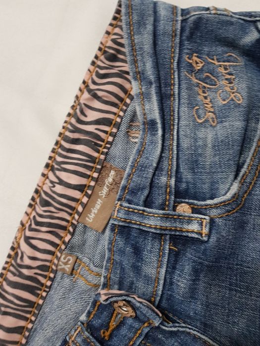 Pantaloni scurti Tommy Hilfiger si Blugi scurti