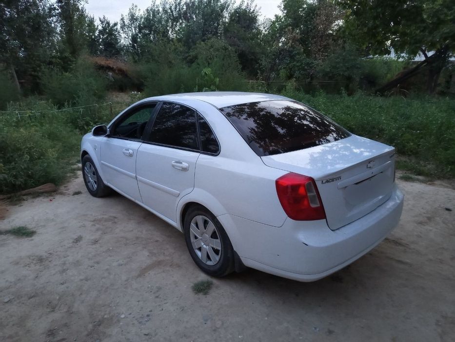Ласетти 2009 сотилади