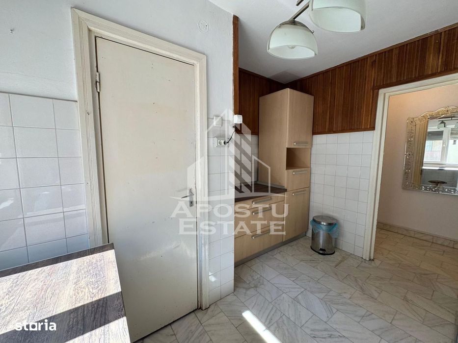 Apartament cu 3 camere, decomantat, etajul 2 , zona Spitalul Judetean — fotografia 3