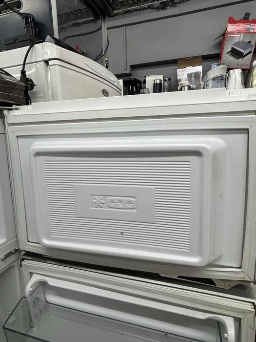 Хладилиник sharp