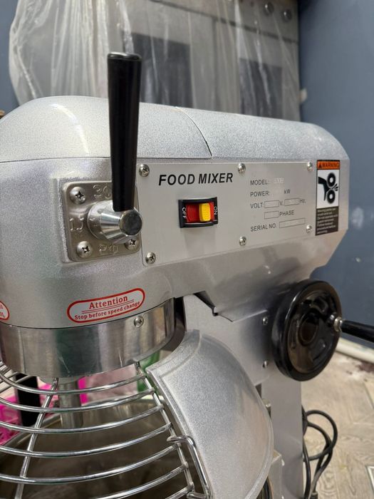 ПРОДАЕТЬСЯ НОВЫЙ планетарный миксер