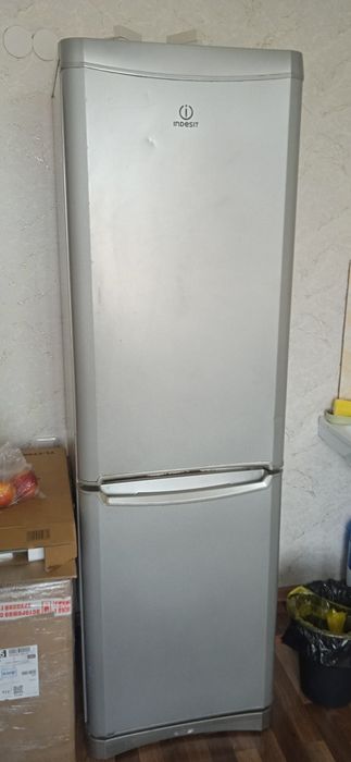Продам Холодильник б/у