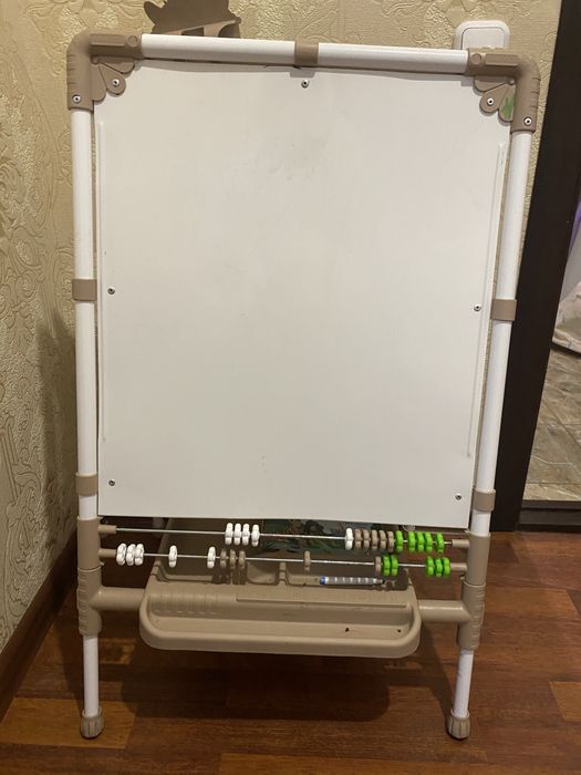 Продам двухсторонний мольберт доску с счетами