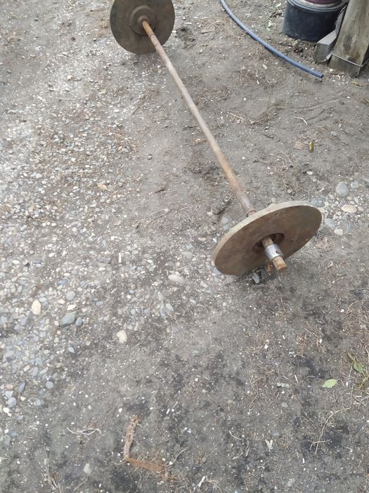 Продам штангу лежит без дела