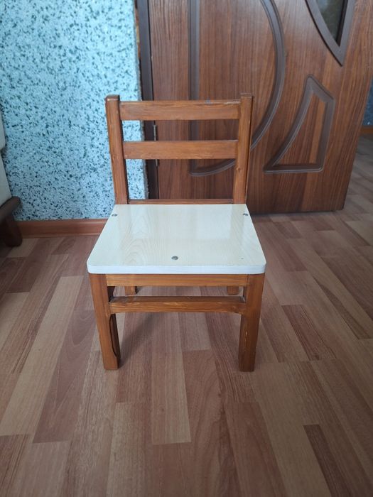 Детский стул дерево